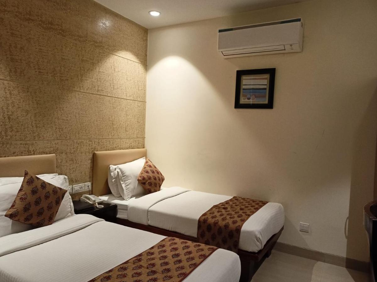 Cosy Grand, Chanakyapuri By The Cosy Hotels New Delhi Ngoại thất bức ảnh