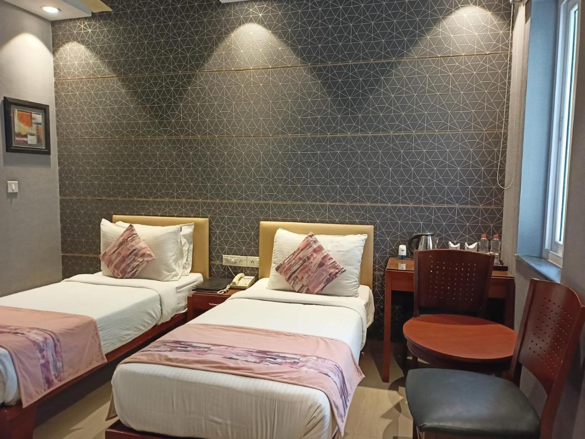 Cosy Grand, Chanakyapuri By The Cosy Hotels New Delhi Ngoại thất bức ảnh