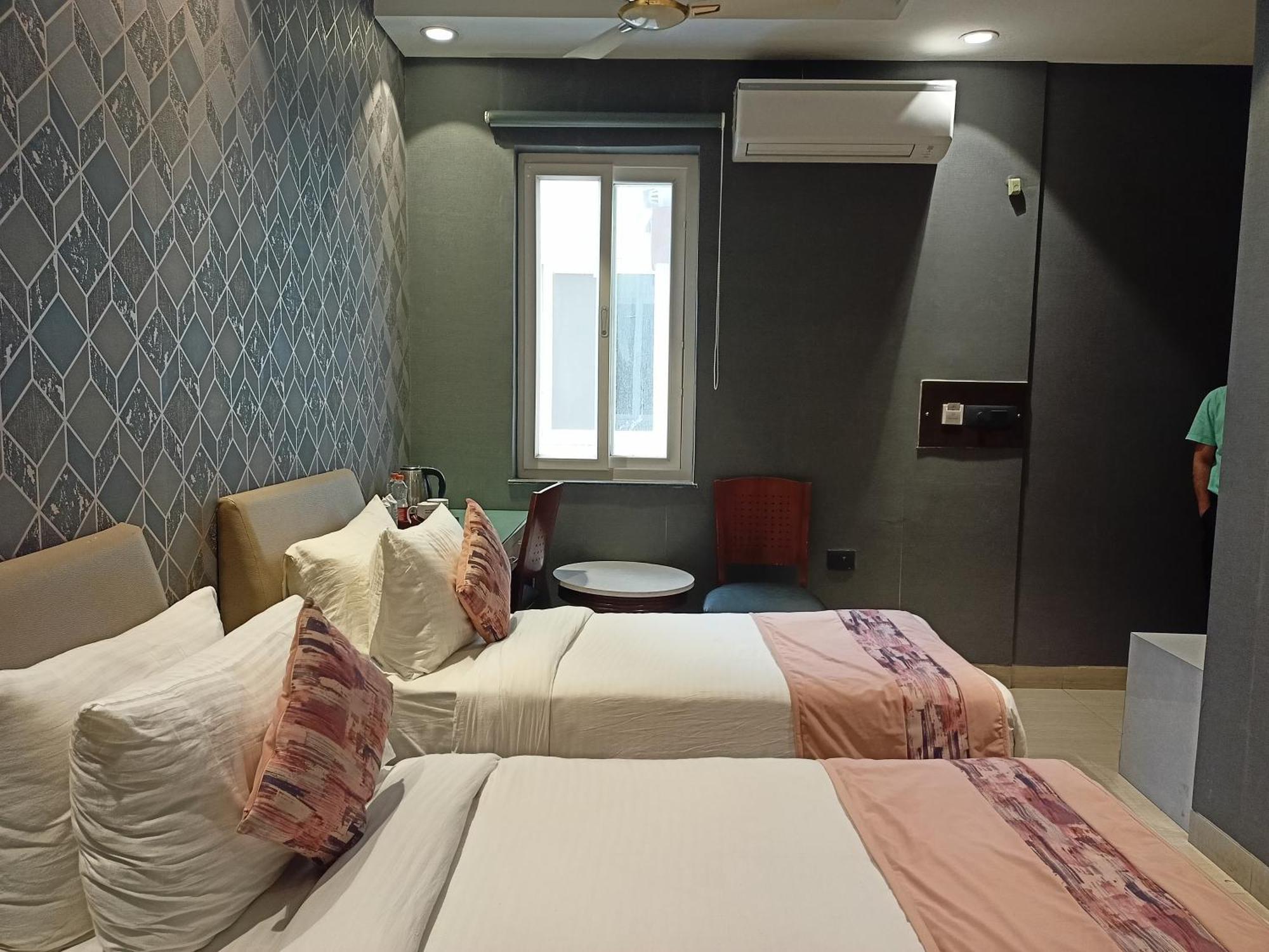 Cosy Grand, Chanakyapuri By The Cosy Hotels New Delhi Ngoại thất bức ảnh