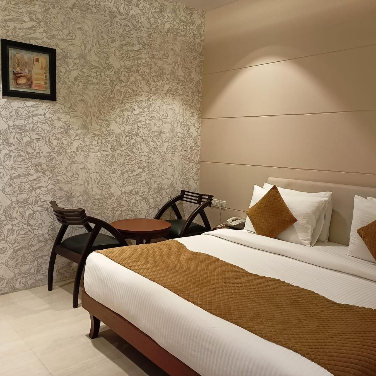 Cosy Grand, Chanakyapuri By The Cosy Hotels New Delhi Ngoại thất bức ảnh