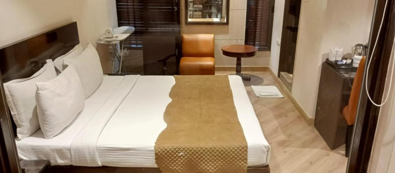 Cosy Grand, Chanakyapuri By The Cosy Hotels New Delhi Ngoại thất bức ảnh