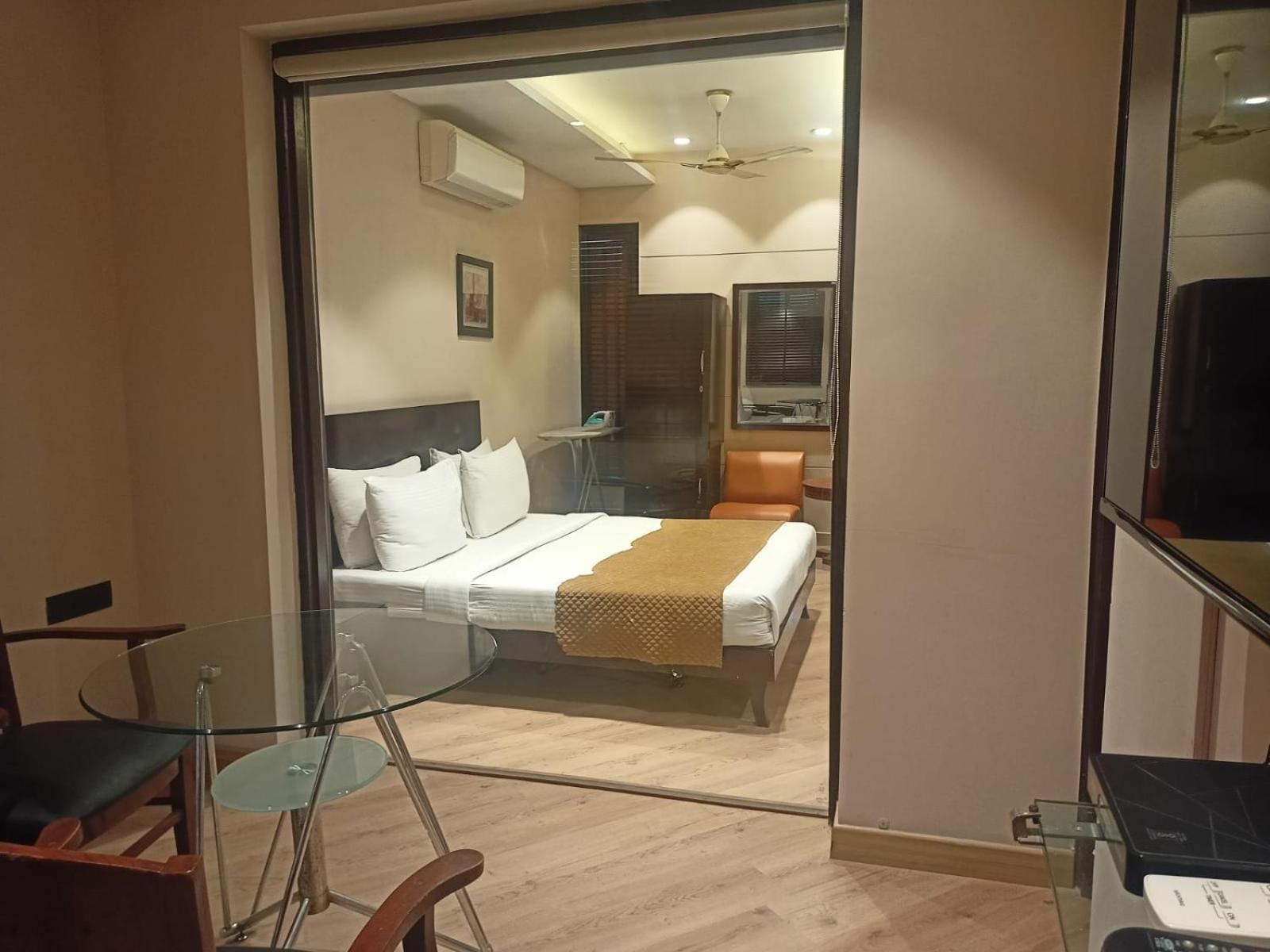 Cosy Grand, Chanakyapuri By The Cosy Hotels New Delhi Ngoại thất bức ảnh