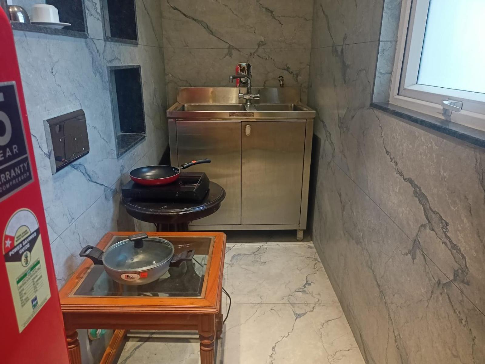 Cosy Grand, Chanakyapuri By The Cosy Hotels New Delhi Ngoại thất bức ảnh