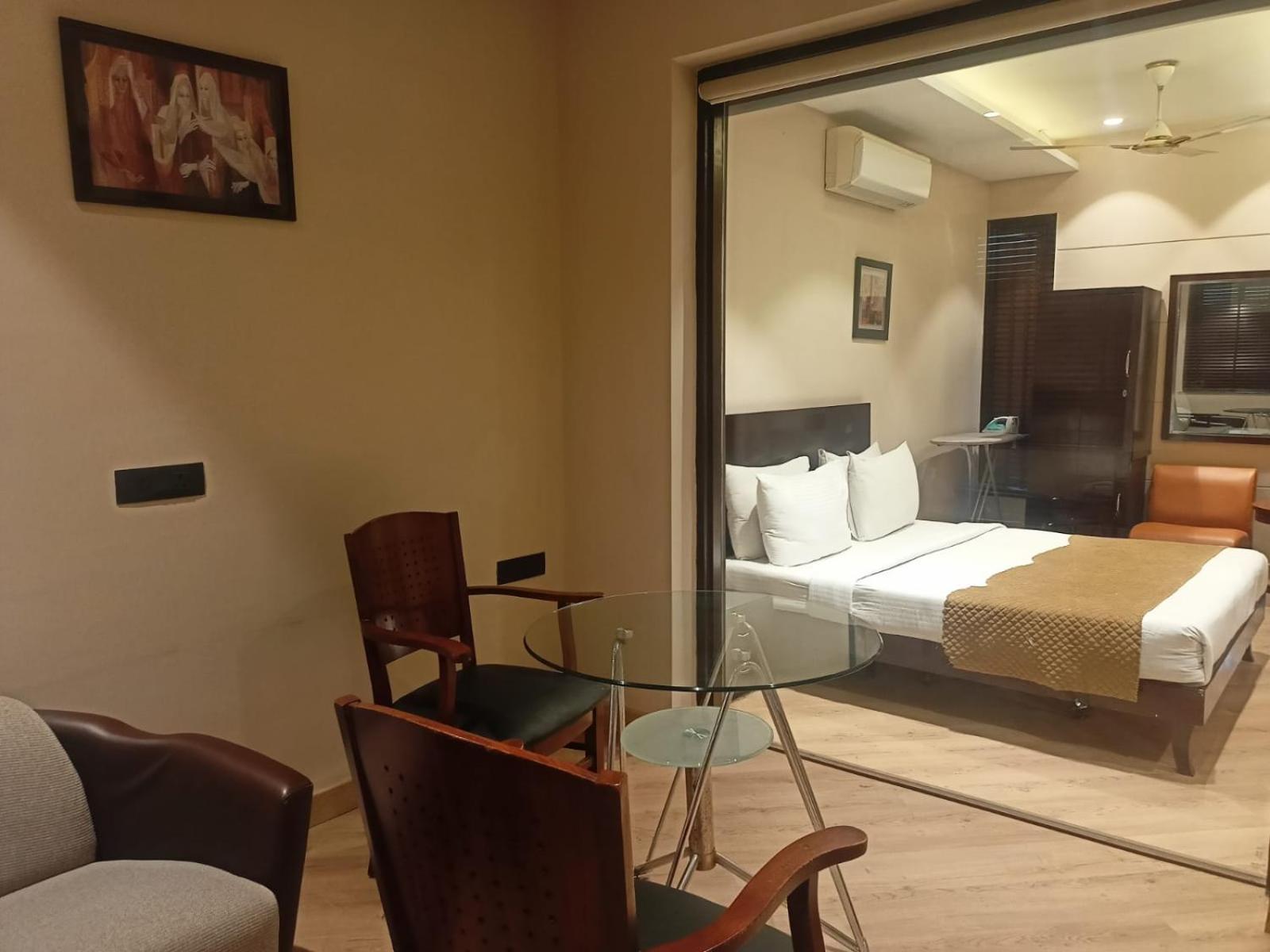 Cosy Grand, Chanakyapuri By The Cosy Hotels New Delhi Ngoại thất bức ảnh